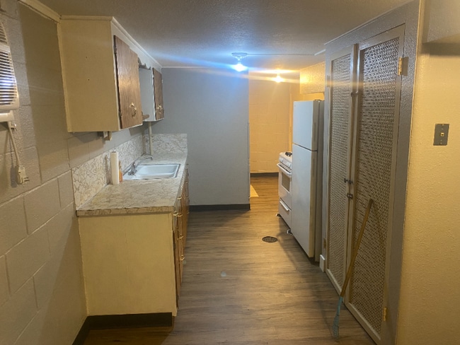 Building Photo - 129 Kingsbury Ave