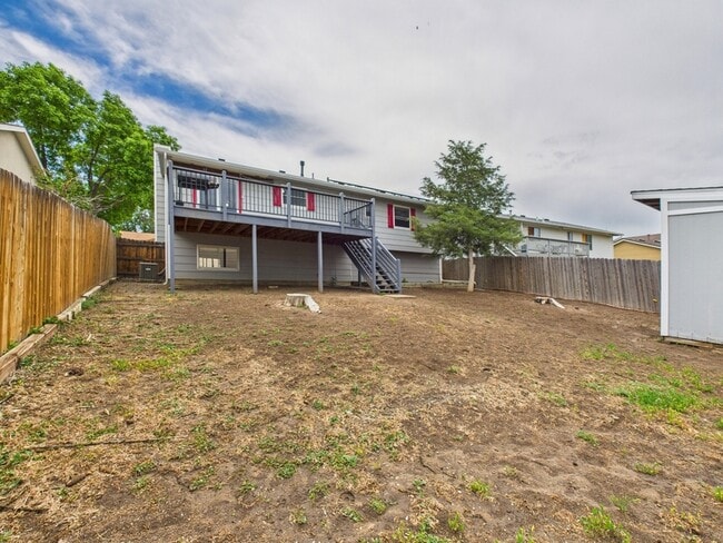 Building Photo - 1018 Rancher Dr