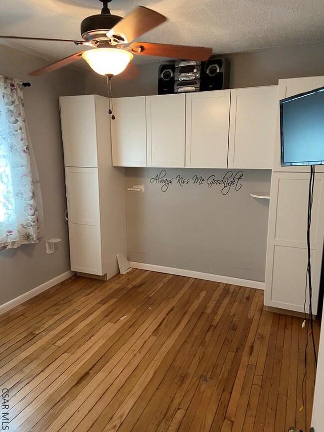 Building Photo - 129 Hawthorne St