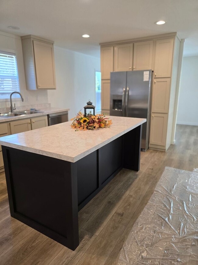 Building Photo - 3 bed 2 bath  Family Home for Rent in Gran...