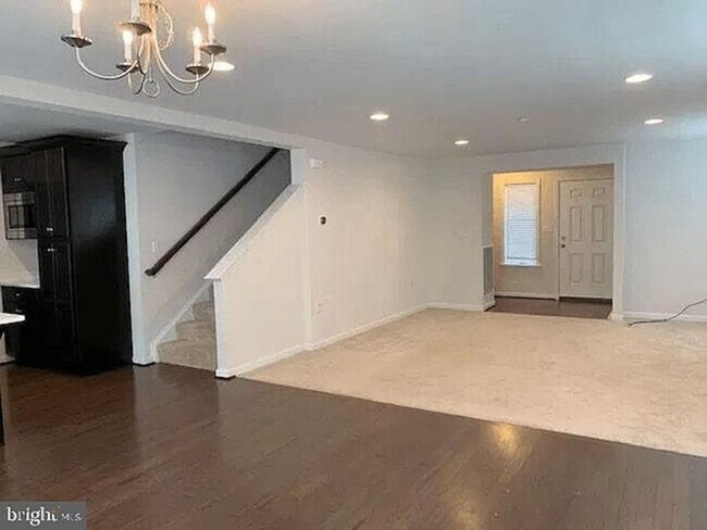 Building Photo - 613 Line Rd