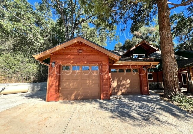 Building Photo - 20400 N Sunshine Rd