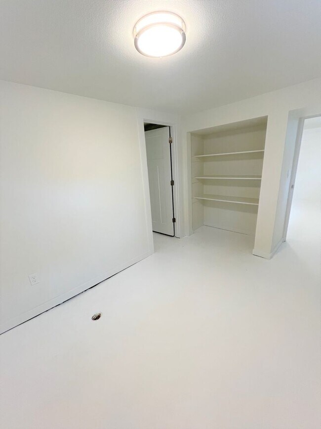Building Photo - 620 SE 146th Ave