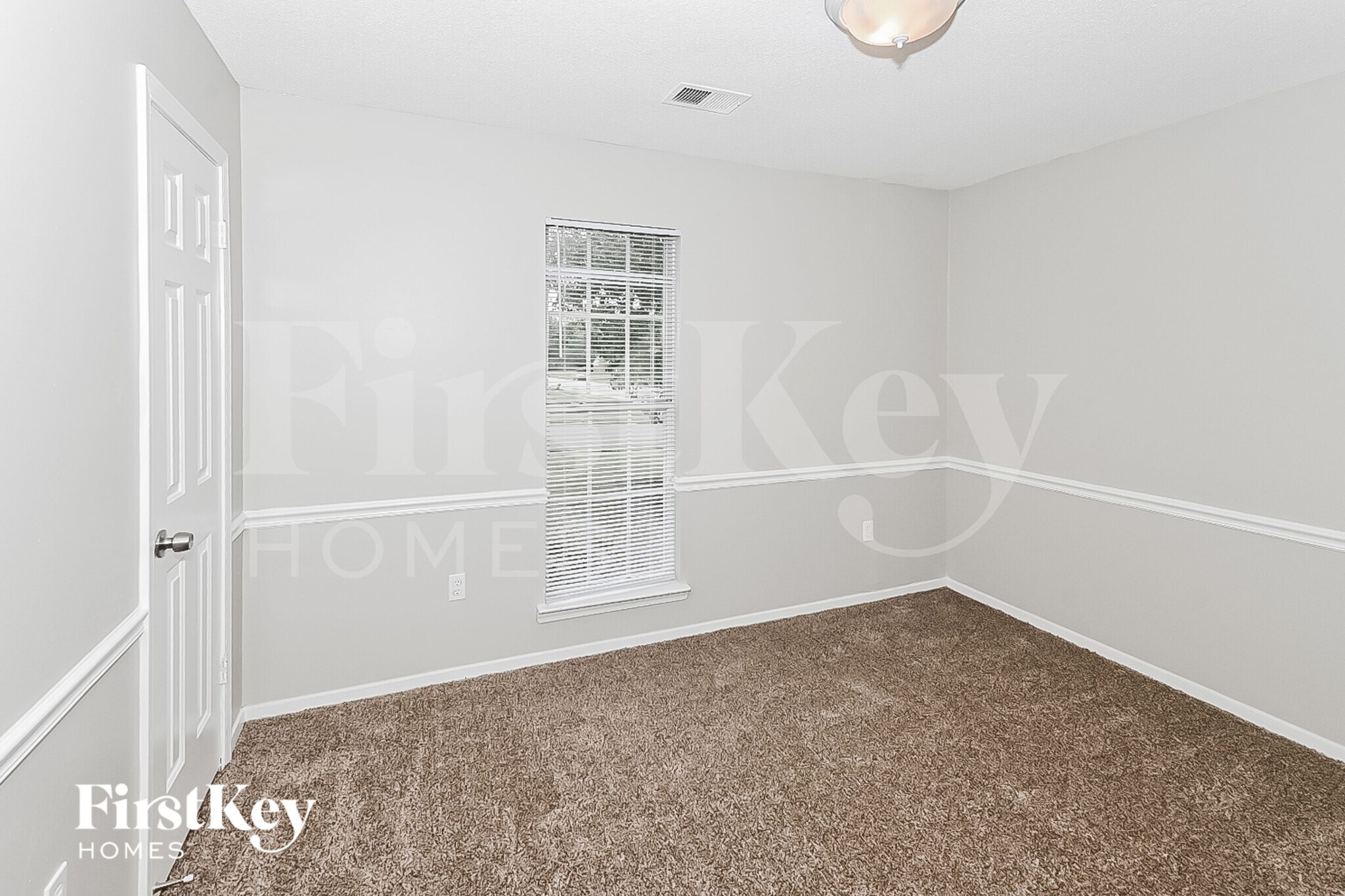 Building Photo - 6495 Westbury Ave