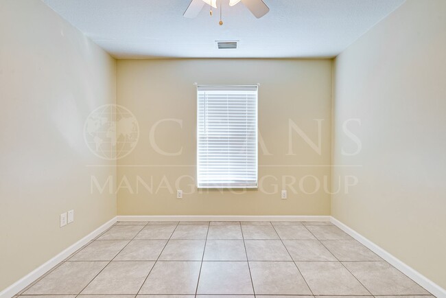 Building Photo - Charming 3-Bedroom Home Just 3 Blocks from...