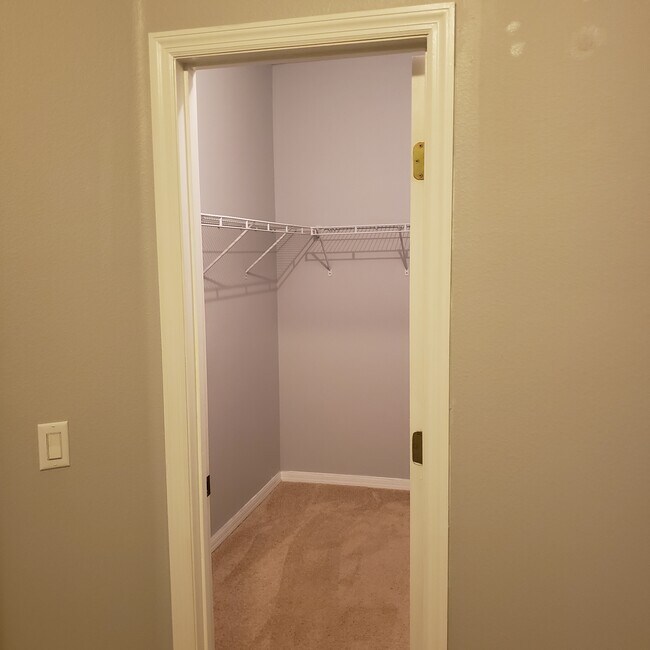 Building Photo - 2771 Oakwater Dr