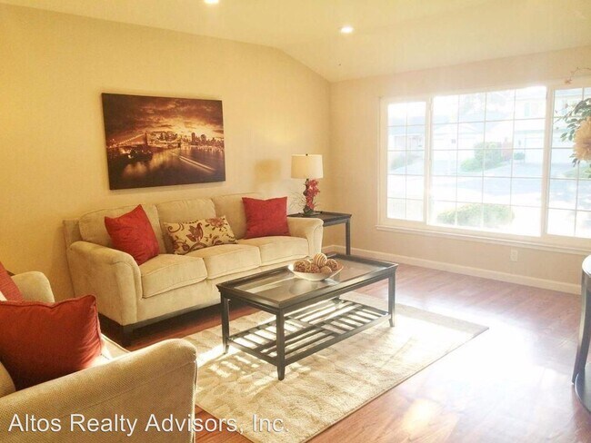 Building Photo - 238 S Park Victoria Dr