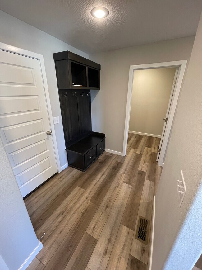 Building Photo - 712 Glenwood Ave