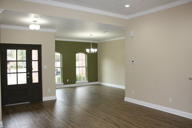 Building Photo - 217 Gano St