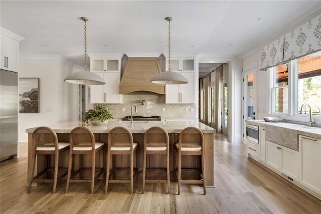 Building Photo - 402 Timberview Trail