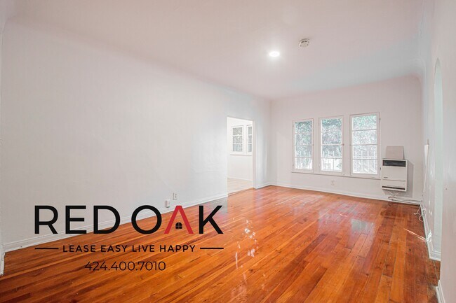 Building Photo - 706 N St Andrews Pl