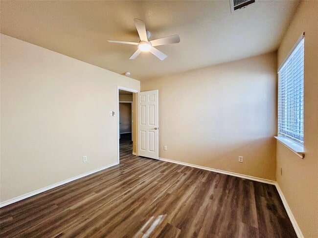 Building Photo - 1212 Sleepytime Trail