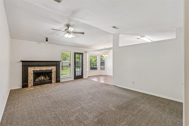 Building Photo - 2101 Harbor Dr