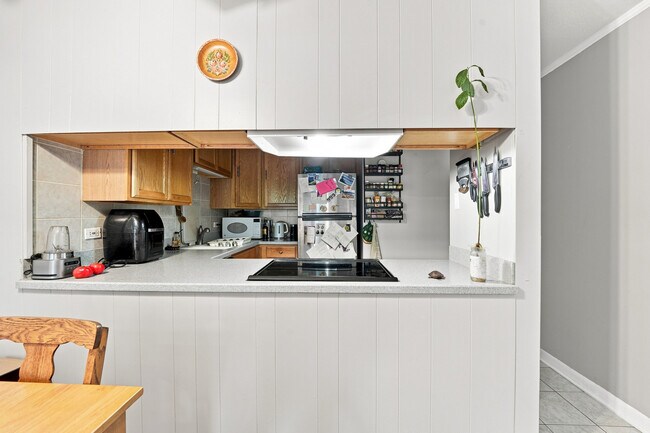 Building Photo - 5115 Blodgett Ave