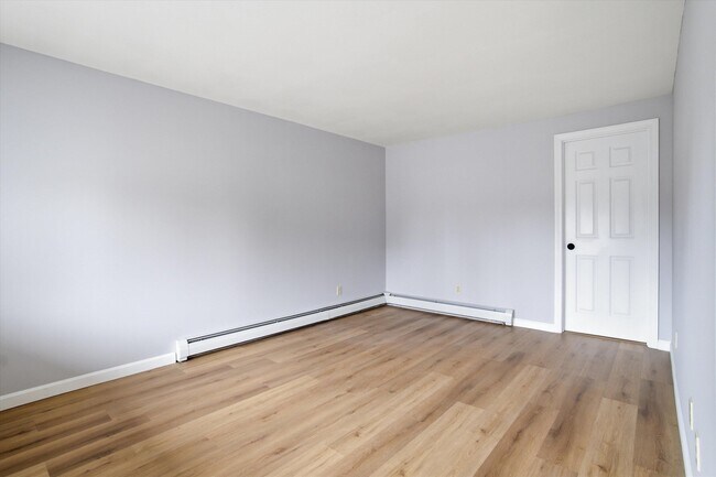 Building Photo - 14 Plummer Rd