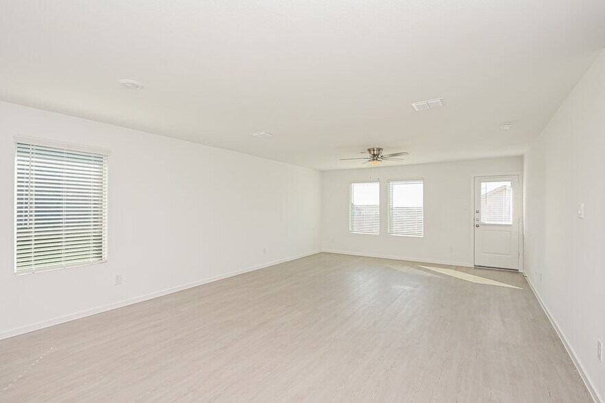 Building Photo - 10713 Revolver Dr