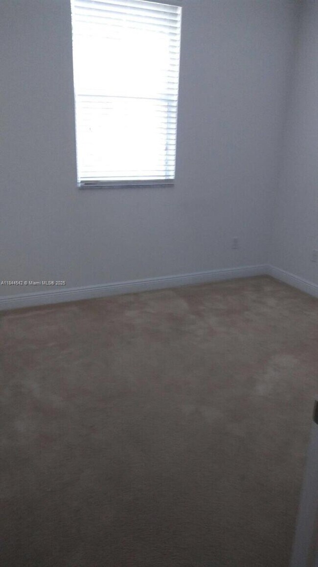 Building Photo - 1008 SW 147th Ave