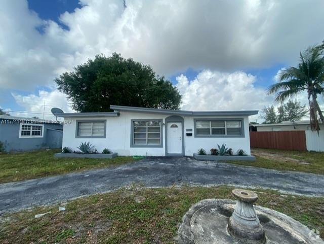 Building Photo - 2900 SW 56th Ave