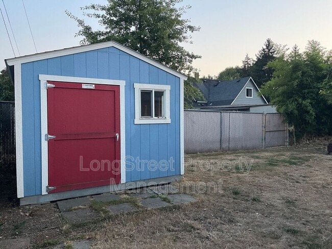 Building Photo - 1630 SW 15th Ave