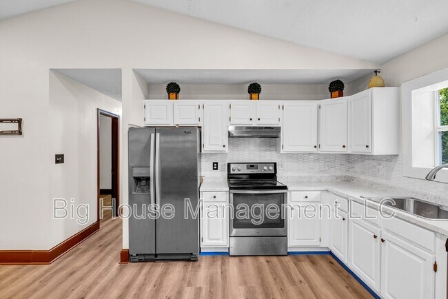 Building Photo - 1155 Old Linden Rd