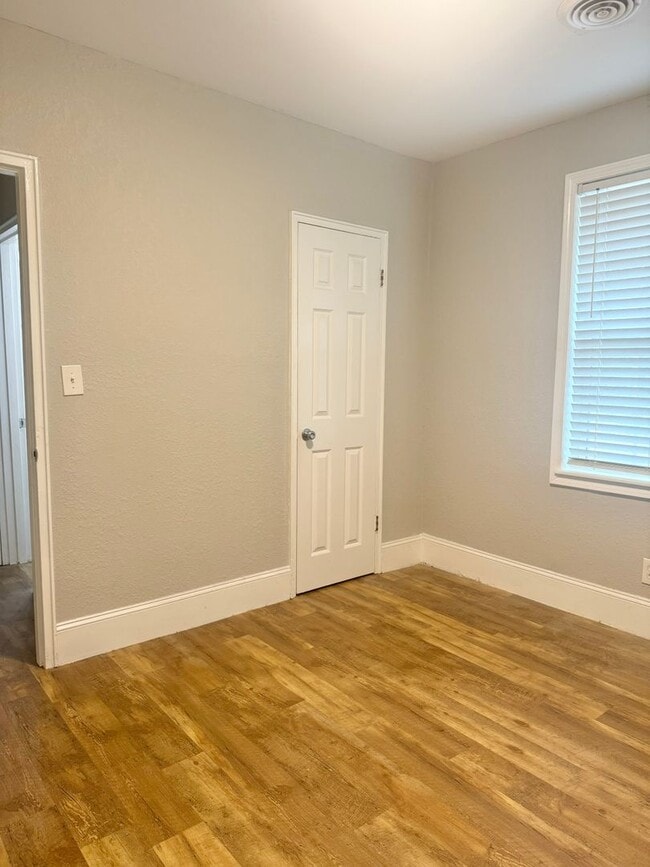Building Photo - 5306ntre