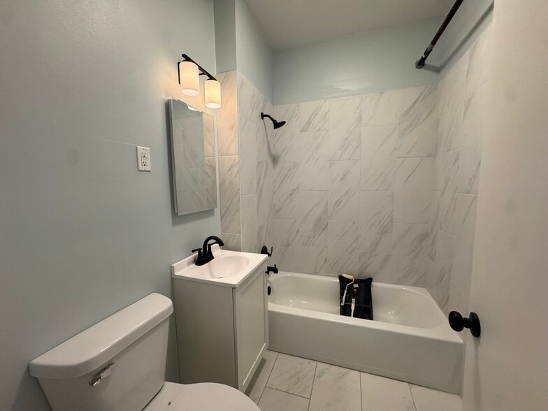 Building Photo - 3139 S 54th Ave