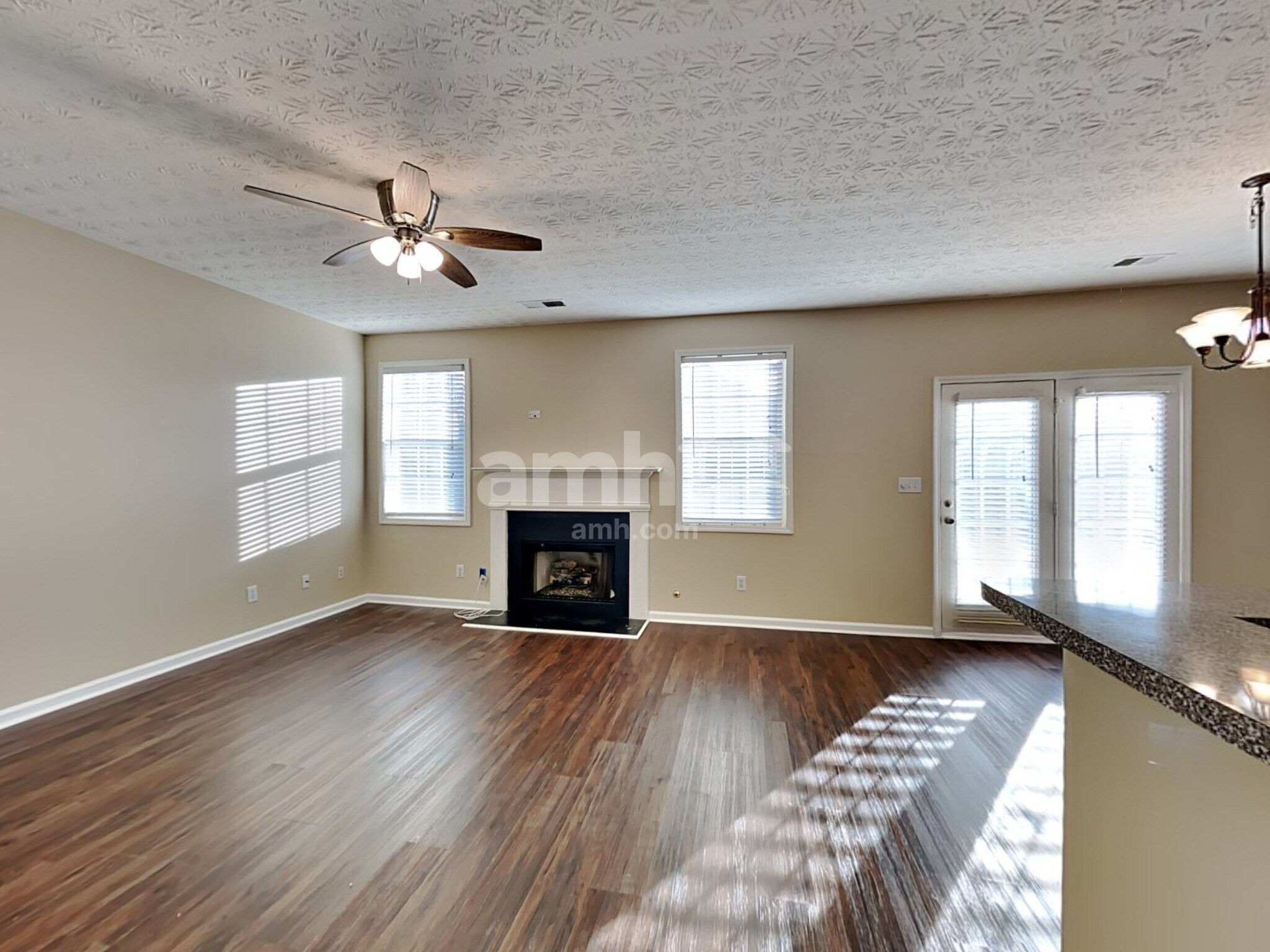 Building Photo - 732 Winbrook Dr