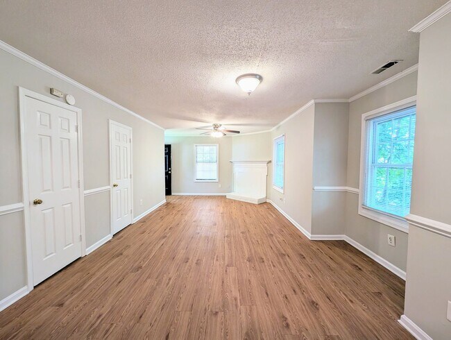 Building Photo - 4300 Presley Ct