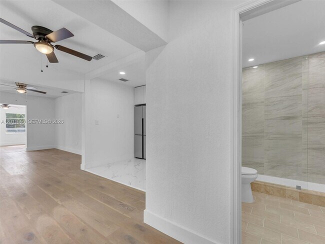 Building Photo - 520 NW 32nd Pl