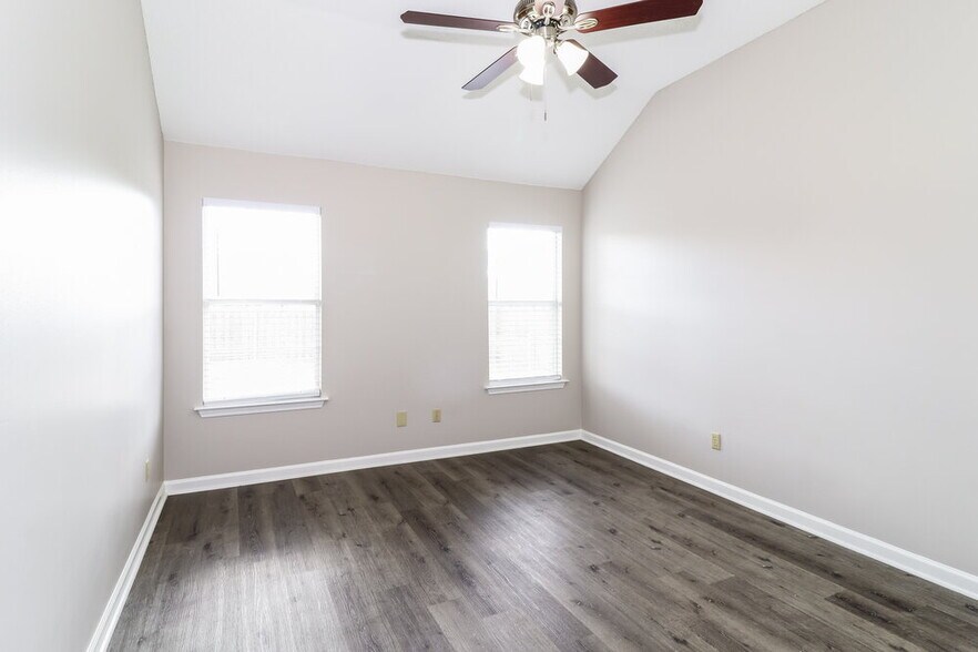Building Photo - 8399 Bridge Creek Dr