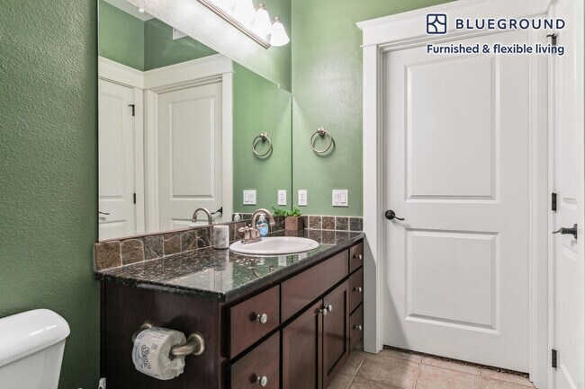 Building Photo - 3305 Summerlinn Dr