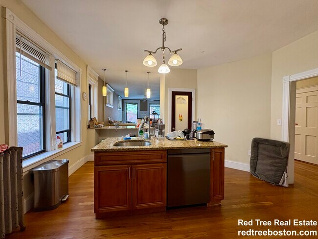 Building Photo - 184 St Paul St