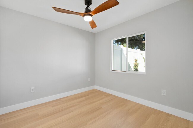 Building Photo - 1318 Malachite Ave