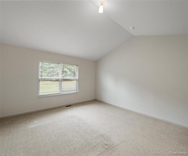 Building Photo - 5864 Willow Ridge Dr