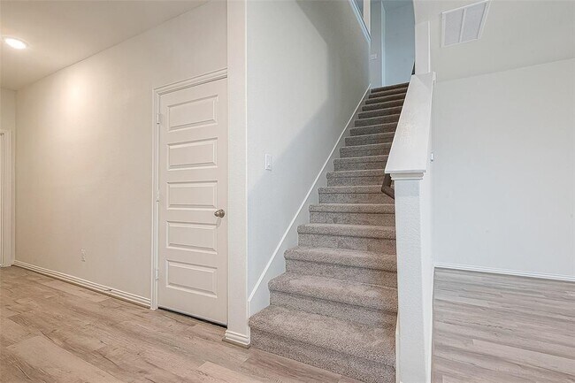 Building Photo - 27838 Western Crk Ct