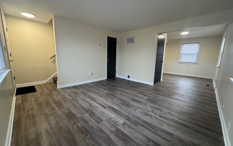 Building Photo - 2838 Cromwell Dr