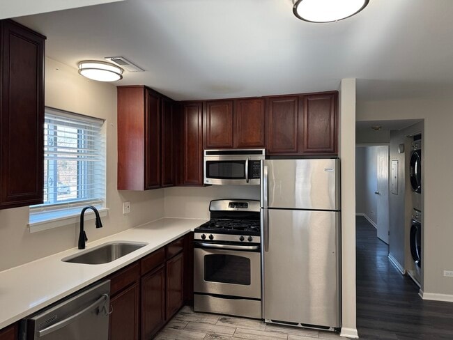 Building Photo - 2220 Abbeywood Dr