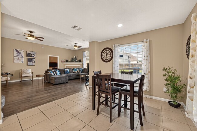 Building Photo - 6518 Palo Duro Dr