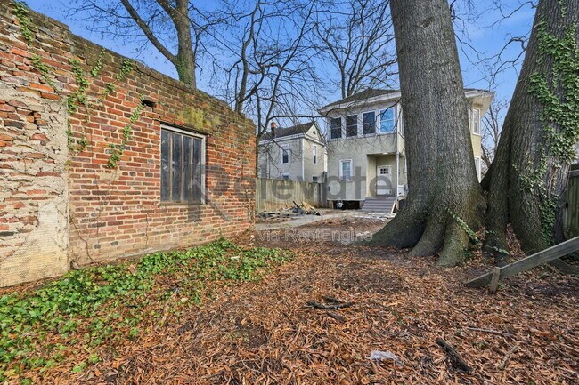 Building Photo - 3100 1st Ave