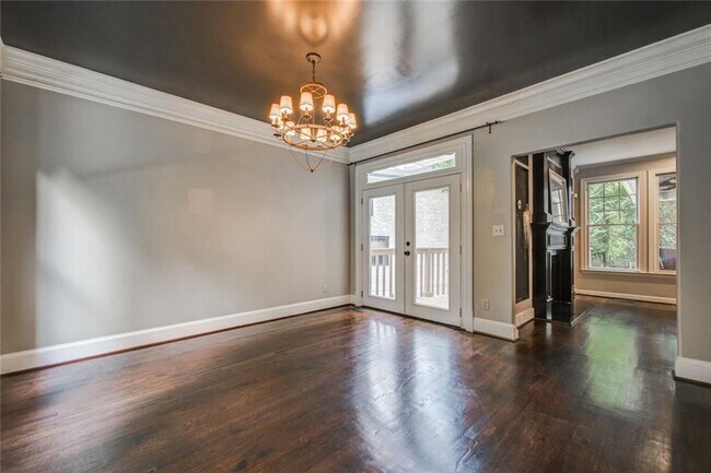 Building Photo - 2555 Ridgewood Rd NW