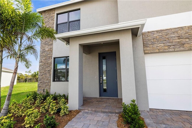 Building Photo - 2048 NE Ocean Dunes Dr