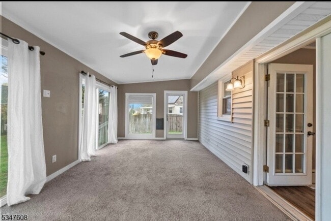 Building Photo - 706 Boesel Ave