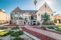 Building Photo - 2 Bed 1 Bath House in Lynwood Parking Incl...