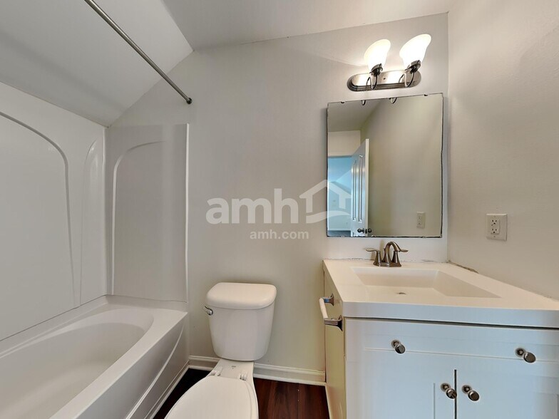 Building Photo - 2568 Fiddlers Glenn Dr