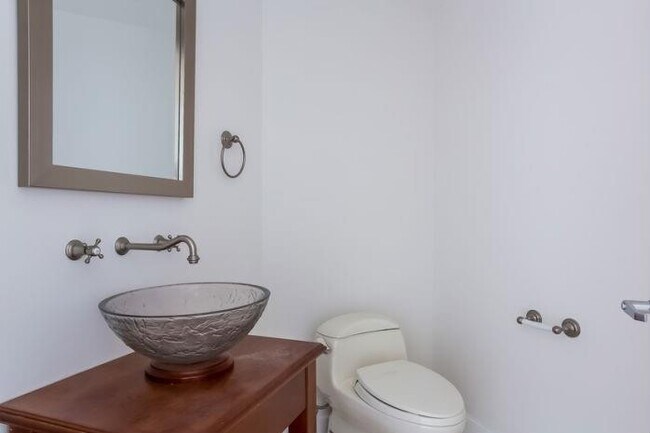 Building Photo - 333 Las Olas Way