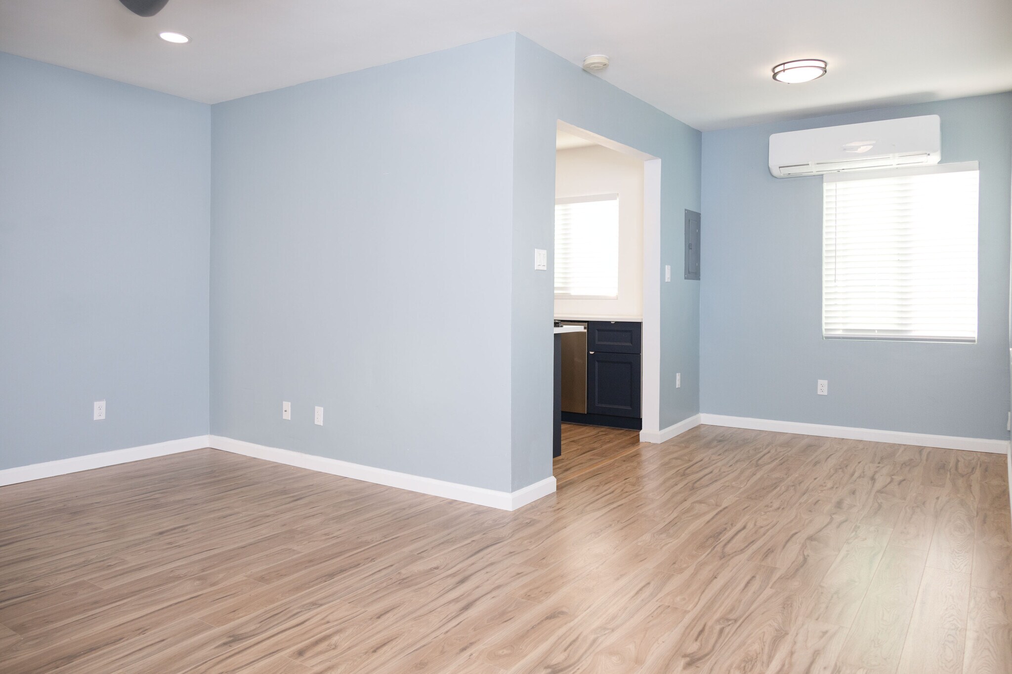 Building Photo - 4169 Myrtle Ave