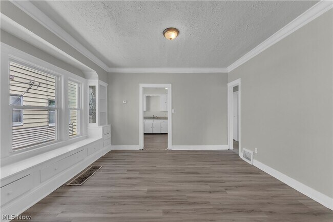 Building Photo - 399 Madison Ave