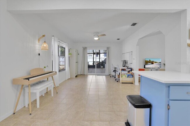 Building Photo - 4518 NW 20th Ter