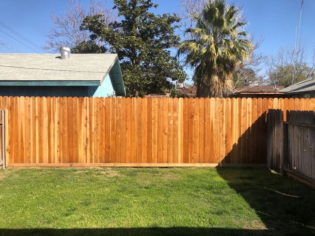 Building Photo - 6tp3110