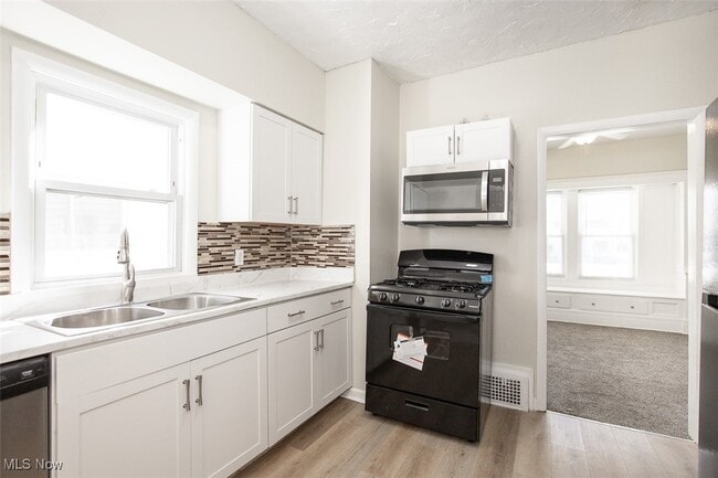 Building Photo - 13621 Cranwood Dr
